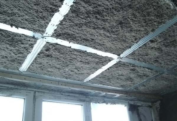 Изолация на тавана в къща със студен покрив
