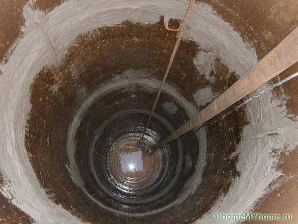 Ако кладенецът е неправилно изграден, подземните води с примеси ще влязат в питейната вода