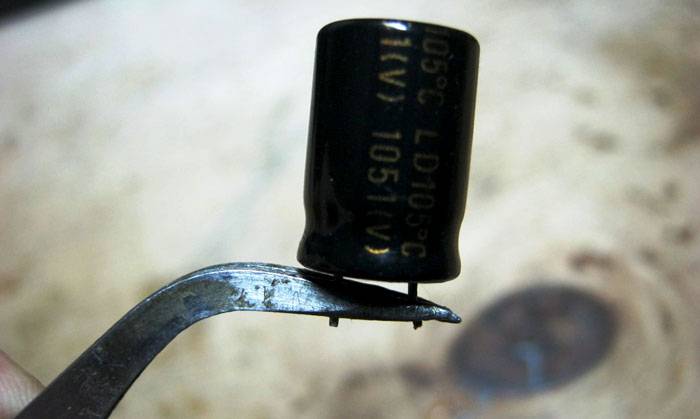 Пример за кондензатор
