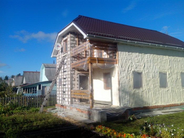 Затопляне на къща от блокове от пяна с полиуретанова пяна