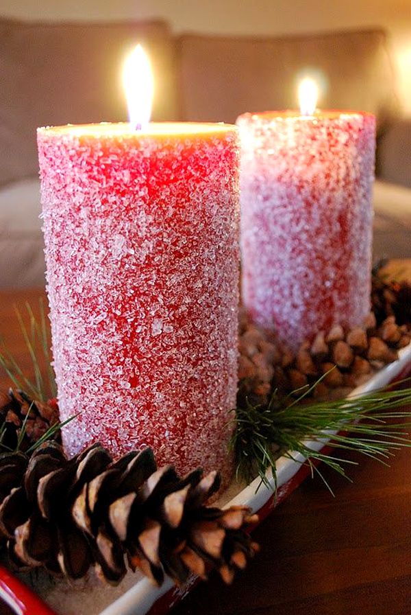 Покриваме червената свещ с PVA лепило и я навиваме в чинийка със сол. Оказва се прекрасна мразовита композиция!